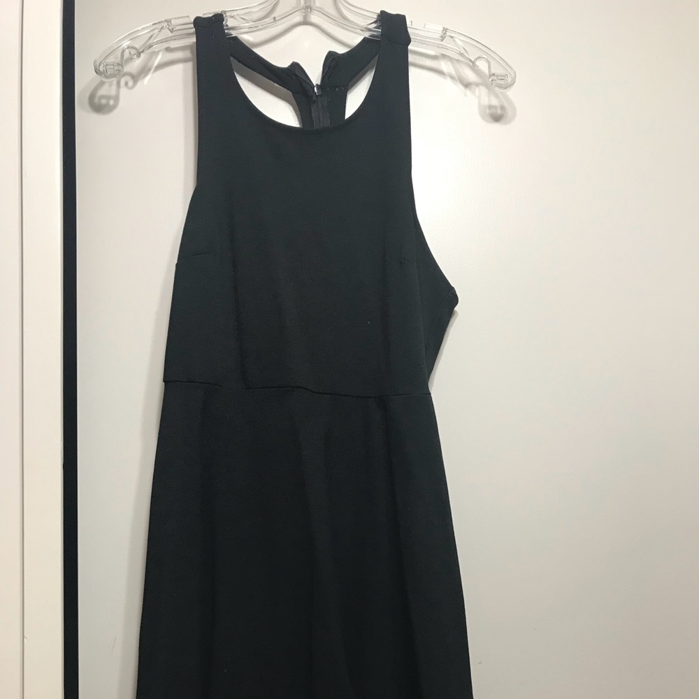 black skater dress